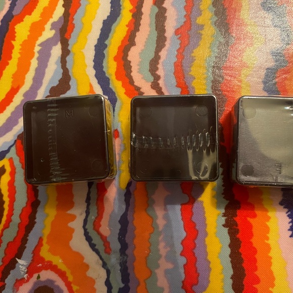 Rubbers stamps with ink pads and carrying case. - Picture 5 of 5